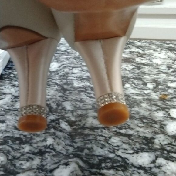 Stuart Weitzman   - Picture 10 of 11